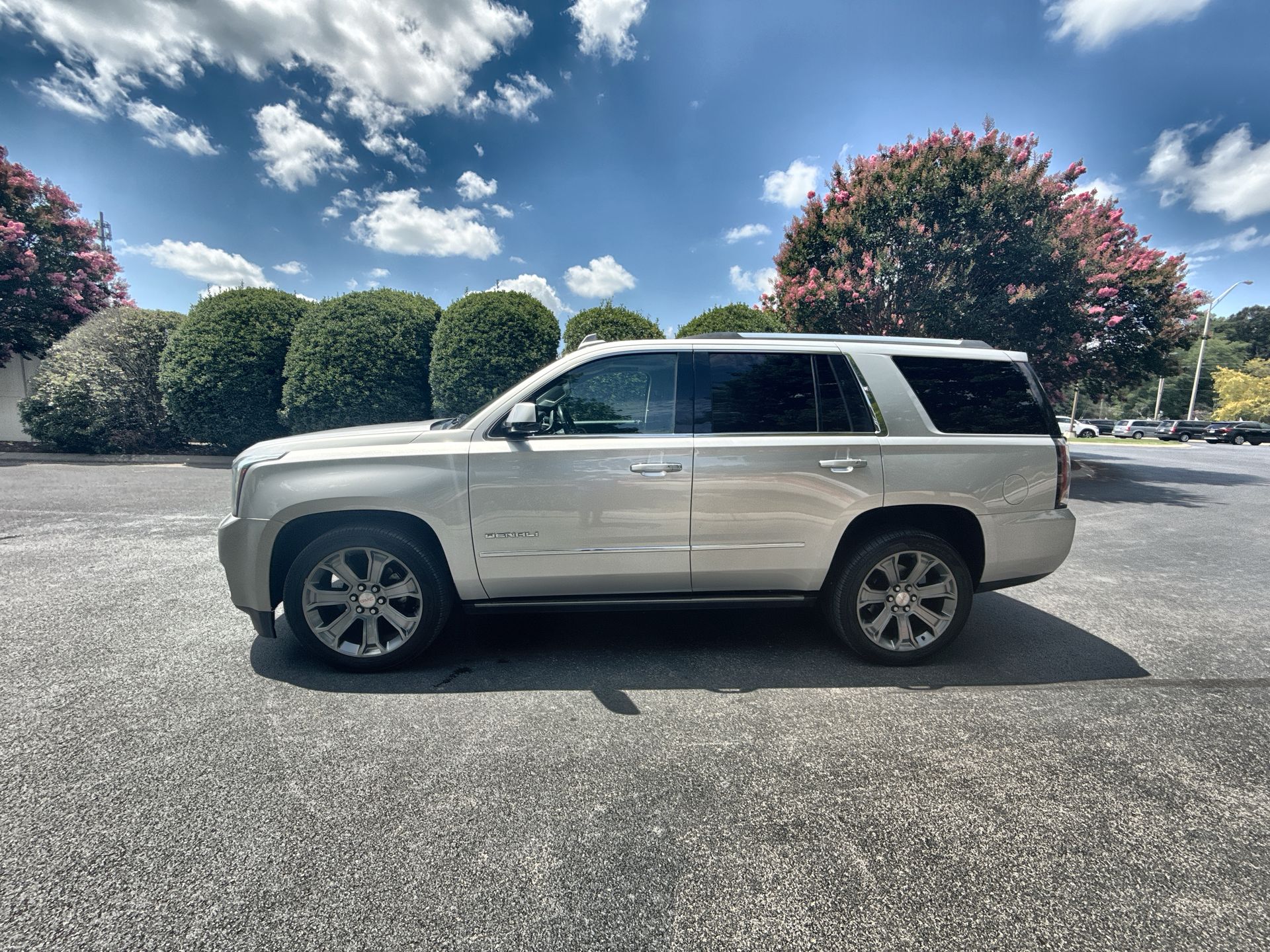 2016 GMC Yukon 4WD Denali's photo